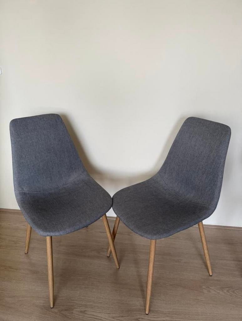 2x Kwantum eetkamerstoelen, Ophalen, Zo goed als nieuw, Twee