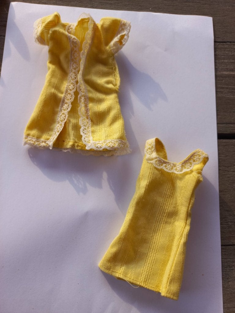 Lullaby lace 1977 Sindy pedigree, Ophalen of Verzenden, Gebruikt, Kleertjes