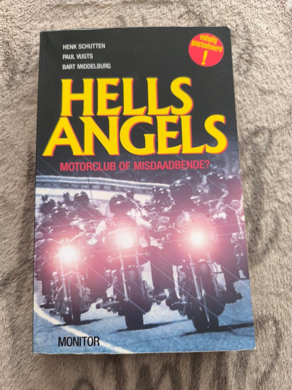 3 boeken: Hells Angels, Willem Holleeder, De Gevallen Engel, Ophalen of Verzenden, Gelezen