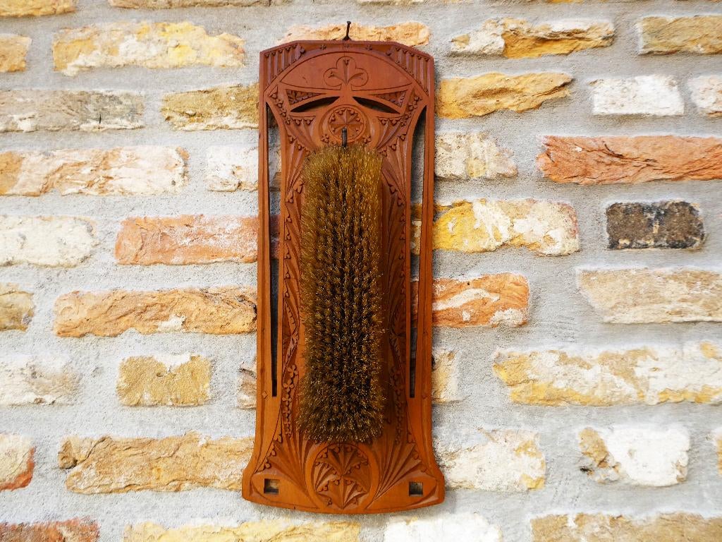 Art Deco borstelrekje Fries kerfsnede houtsnijwerk, Antiek en Kunst, Ophalen of Verzenden
