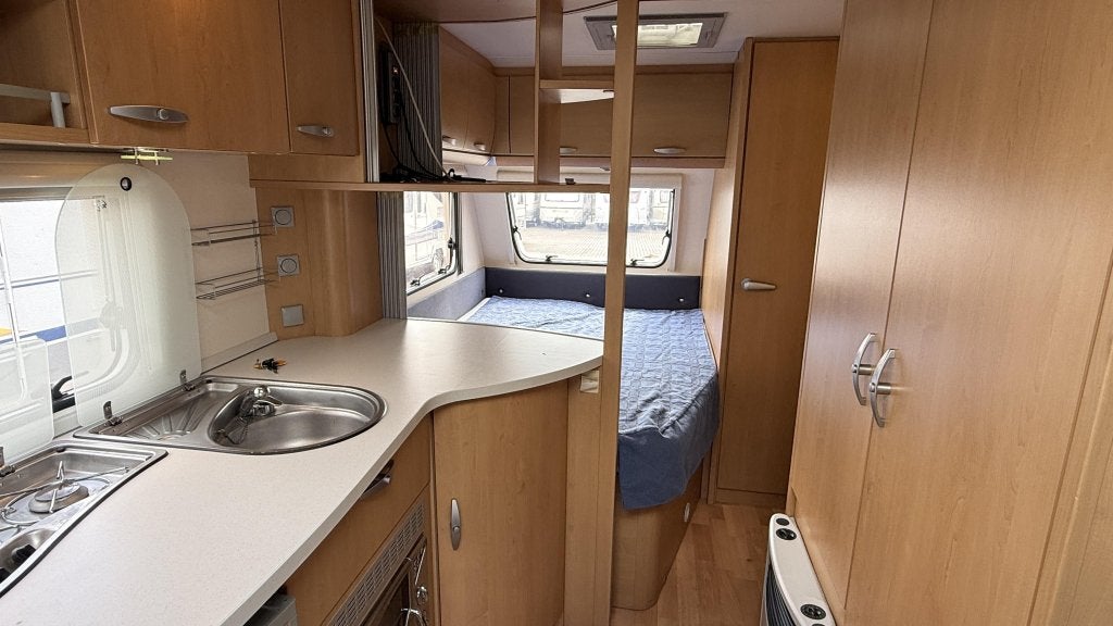 Knaus Sudwind 500 FU bouwjaar 2006 met voortent en luifel, Caravans en Kamperen, Schokbreker, Rondzit, Bedrijf, Overige typen