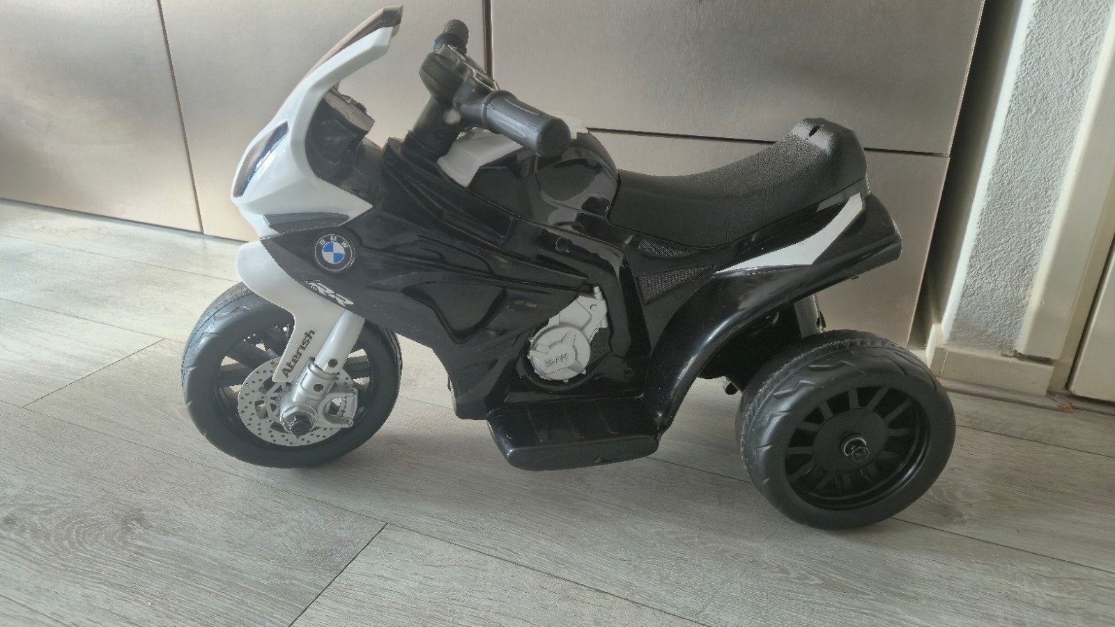 Elektrische BMW kindermotor, Ophalen