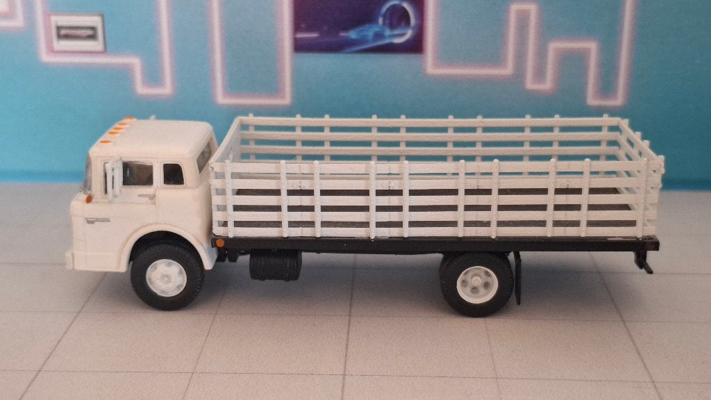 Athearn 1:87 Ford C-800 stake bed, Hobby en Vrije tijd, Ophalen of Verzenden, Gebruikt, Auto, Overige merken