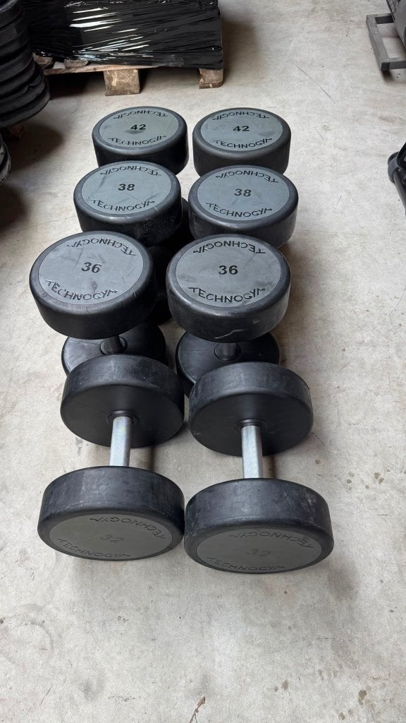Technogym Rubberen Pu Dumbells 2x32kg,2x36kg,2x38kg,2x42kg, Ophalen, Gebruikt, Dumbbell