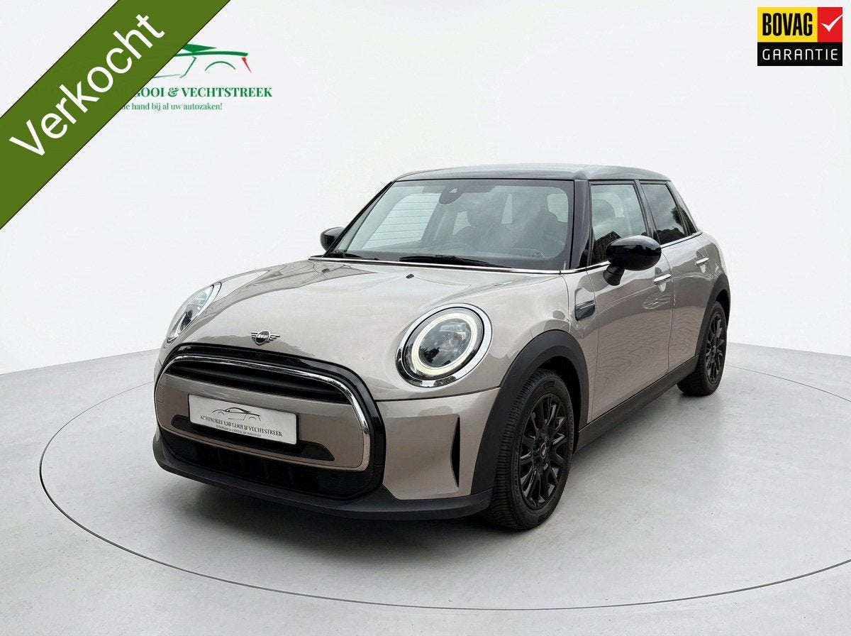 Mini 5-Deurs 1.5 Cooper - Facelift - Camera - Navi Prof - De, Auto's, 136 pk, Gebruikt, Zwart, 4 cilinders