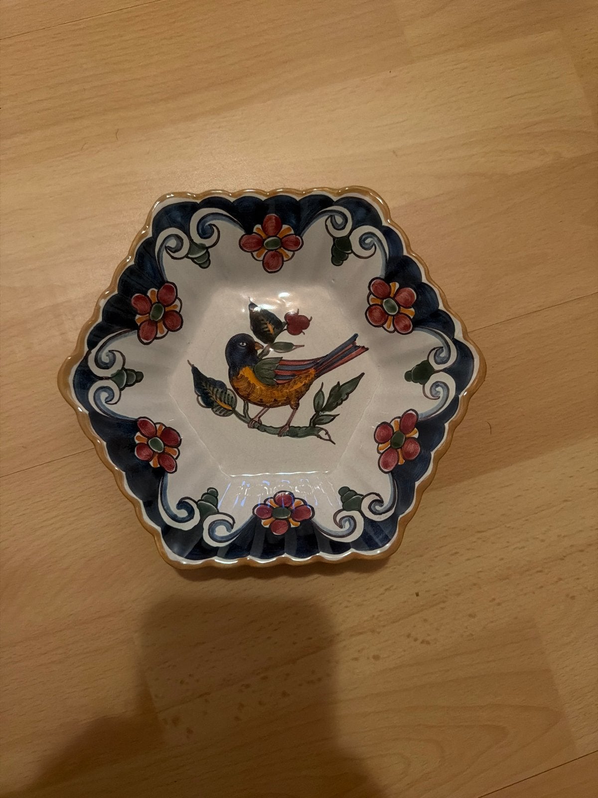 Antieke Makkum schaal met vogeldecoratie, Ophalen of Verzenden