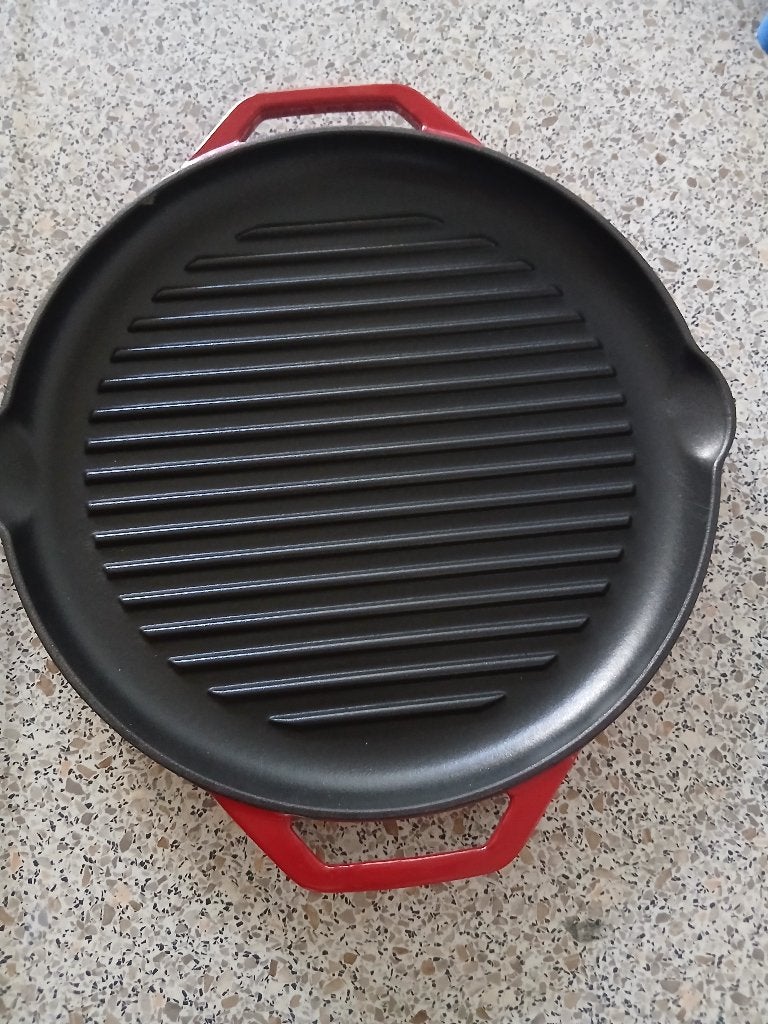 Te koop een gietnijzer pan, Ophalen, Gietijzer, Nieuw, Met handvatten