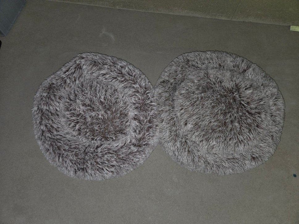 2 Hondenmanden Fluffy Adori Taupe 80cm. Zie beschrijving!, Ophalen, Gebruikt, Pluche