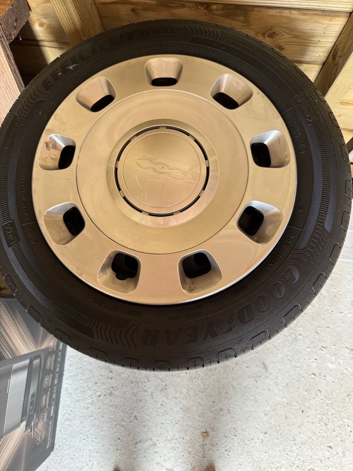 Goodyear effisien griip 175/65/R14 86T fiat wieldoppen, Auto-onderdelen, Banden en Velgen, Ophalen, 14 inch, Gebruikt, 175 mm