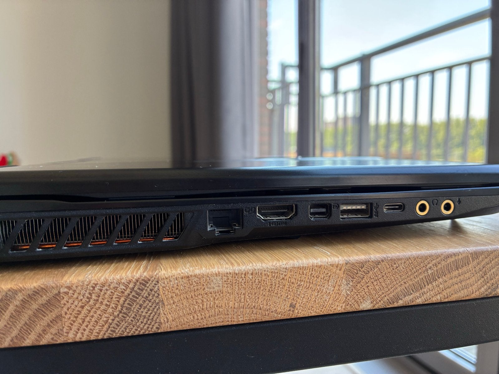 Foto 7 van MSI GE63 Raider RGB 8SG Gaming Laptop i7-8750H RTX 2080