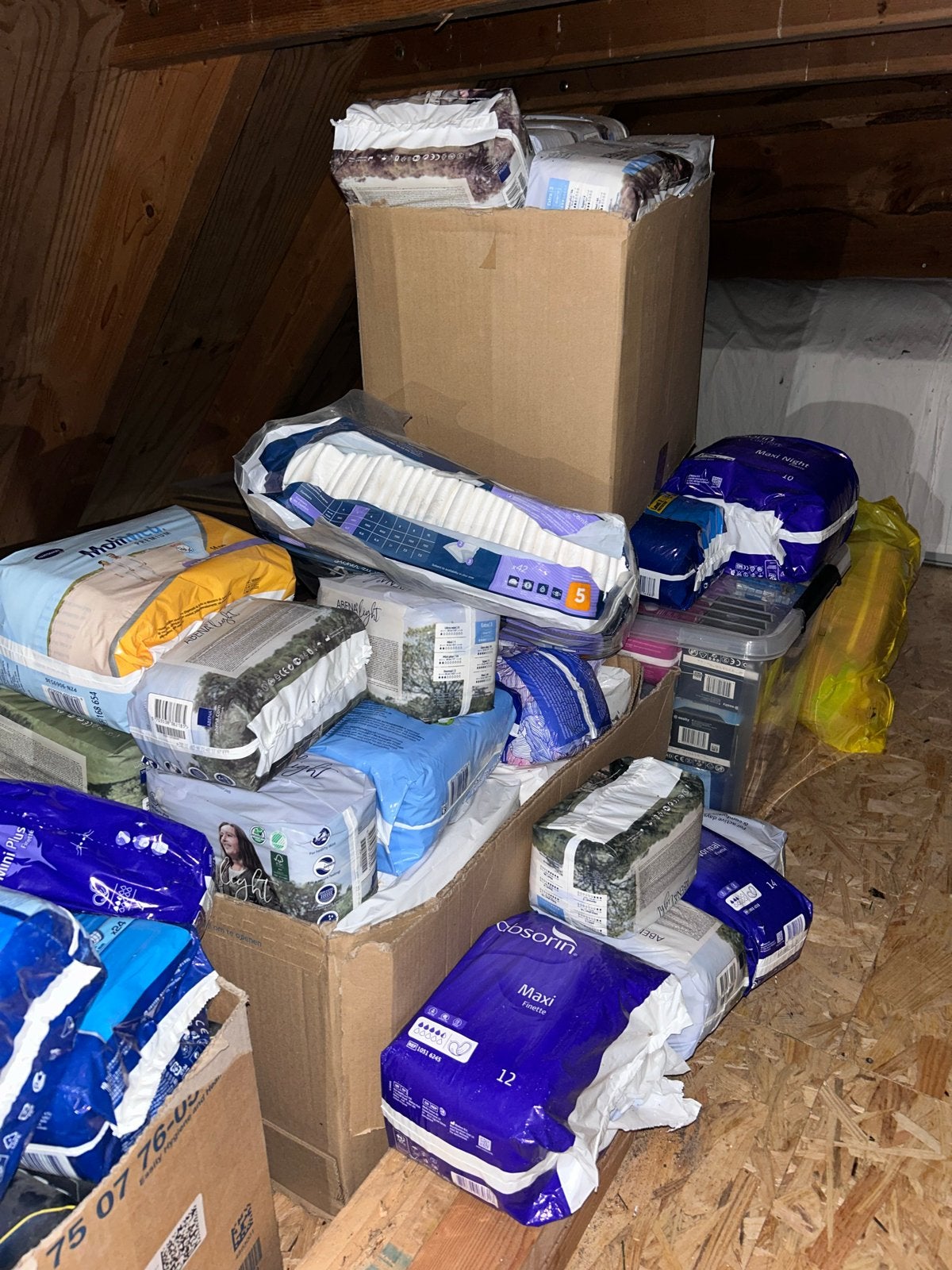 Grote partij met inleggers te koop Tena, Absorin, Ophalen, Nieuw