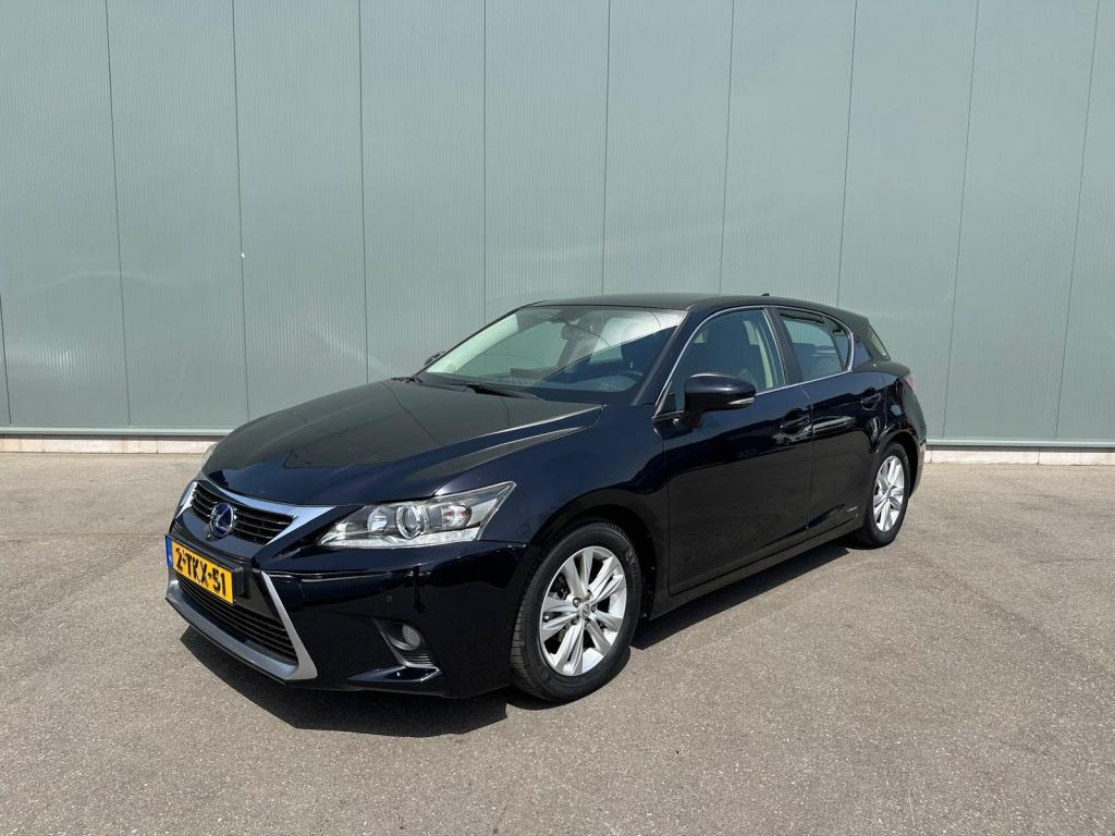 Lexus CT 200h Business Line CAMERA | TREKHAAK | NAP !, Auto's, Lexus, Start-stop-systeem, Euro 6, 4 cilinders, Zwart