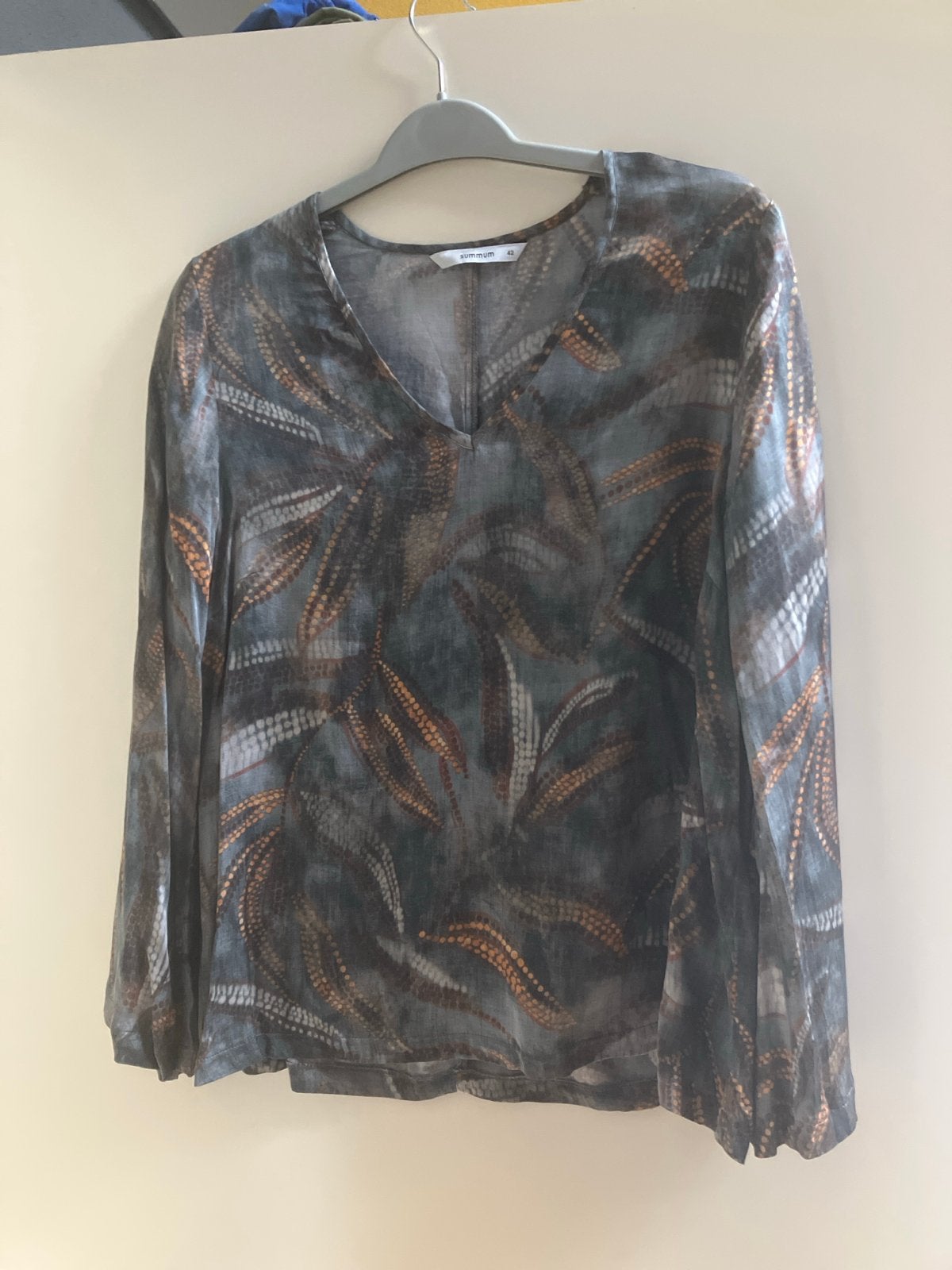 Summum blouse maat 42 met V-hals en bladprint, Ophalen of Verzenden, Gedragen, Maat 42/44 (L), Grijs