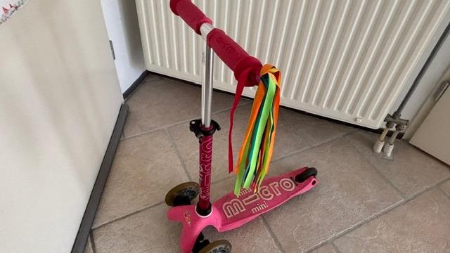 Mini Micro step roze met LED wielen. Rem ontbreekt, Kinderen en Baby's, Ophalen of Verzenden, Gebruikt, Overige typen