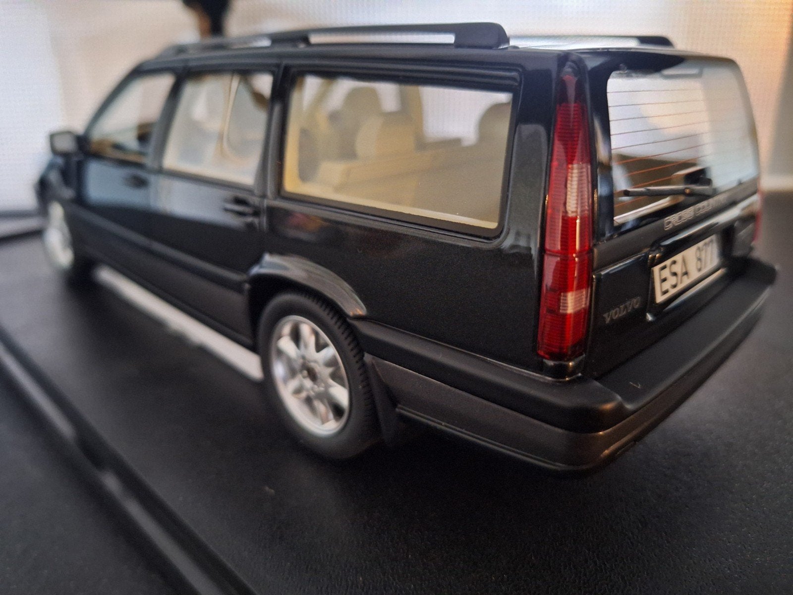 Volvo V70 XC Cross Country 1996-1999 Schaal 1:18, Overige merken, Auto, Cult, Nieuw