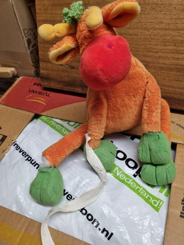 Happy horse oranje giraf knuffel nr 17, Kinderen en Baby's, Speelgoed | Knuffels en Pluche, Ophalen of Verzenden, Overige typen