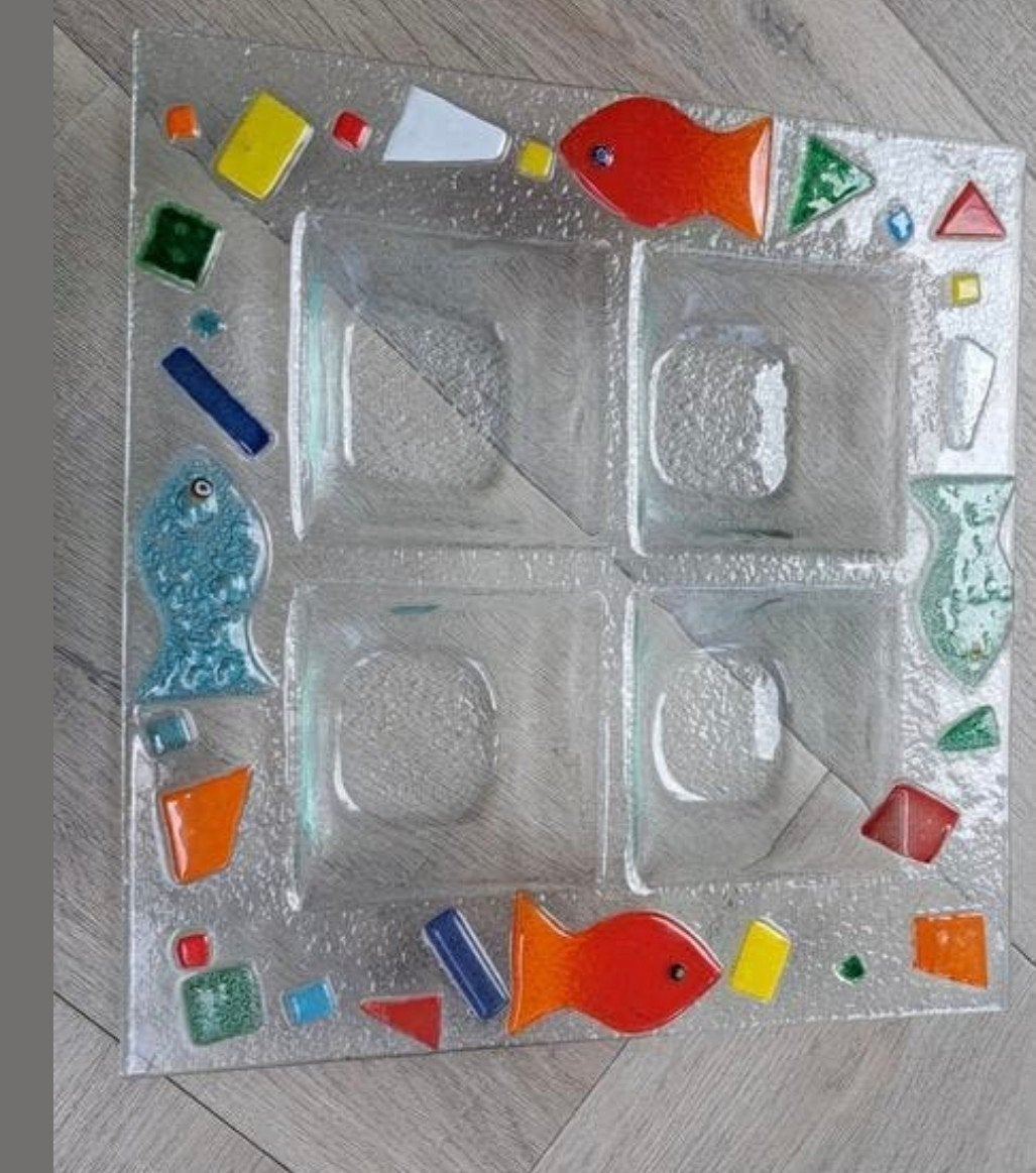 Glazen schaal met gekleurd glas en visjes uit Turkije, Ophalen of Verzenden, Zo goed als nieuw, Glas