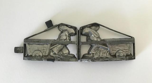 Antieke Franse chocolade mal paashaas met handkar, Ophalen of Verzenden