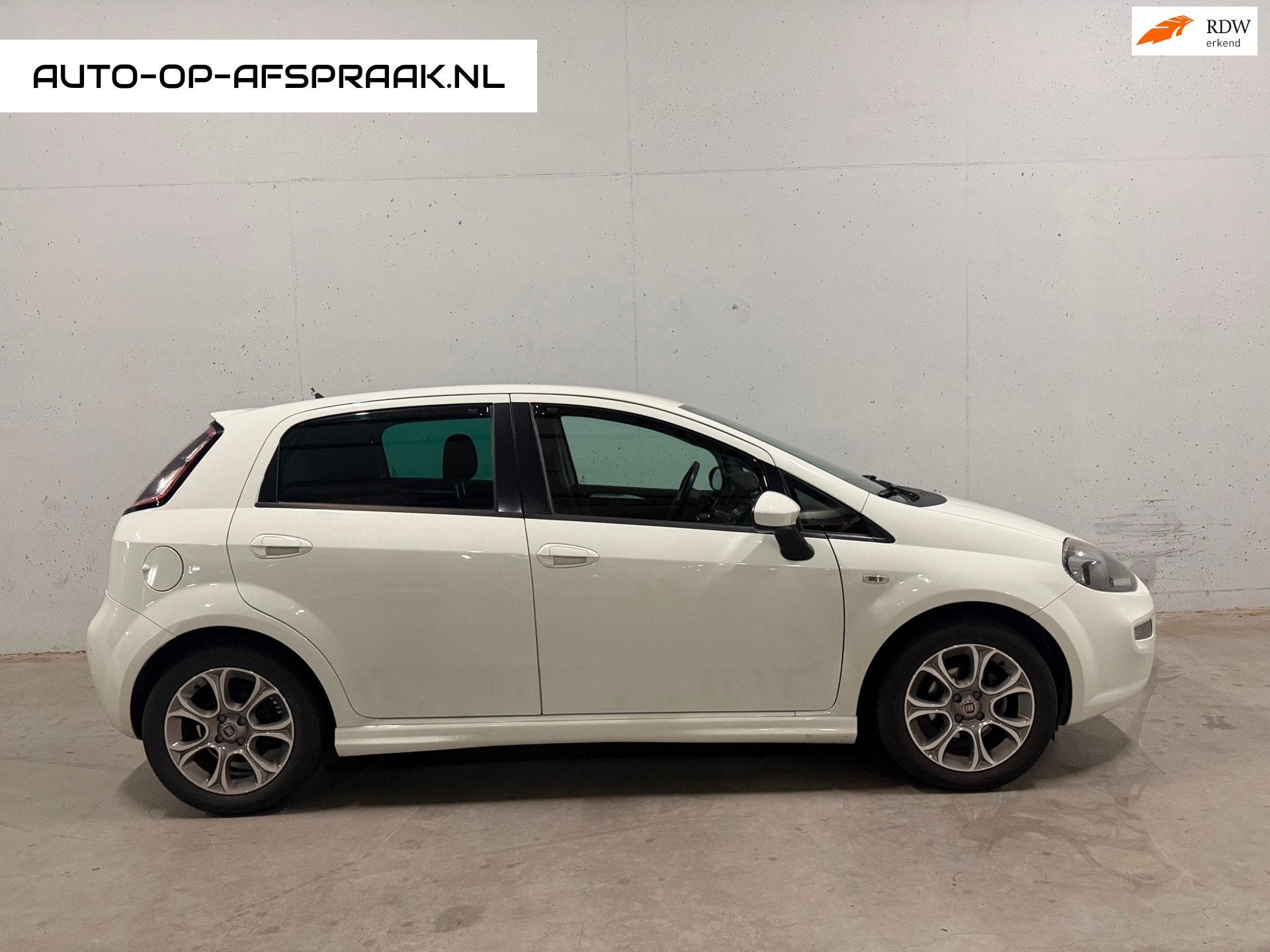 Fiat Punto Evo 1.3 M-Jet Lounge 5drs. Navi Clima Cruise PDC, Auto's, Fiat, Voorwielaandrijving, Stof, Gebruikt, 4 cilinders