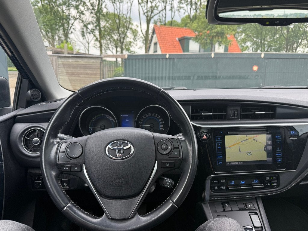 Toyota Auris 1.8 Hybrid Dynamic Navi/Camera/Pano, Auto's, 28 km/l, Gebruikt, Euro 6, 4 cilinders