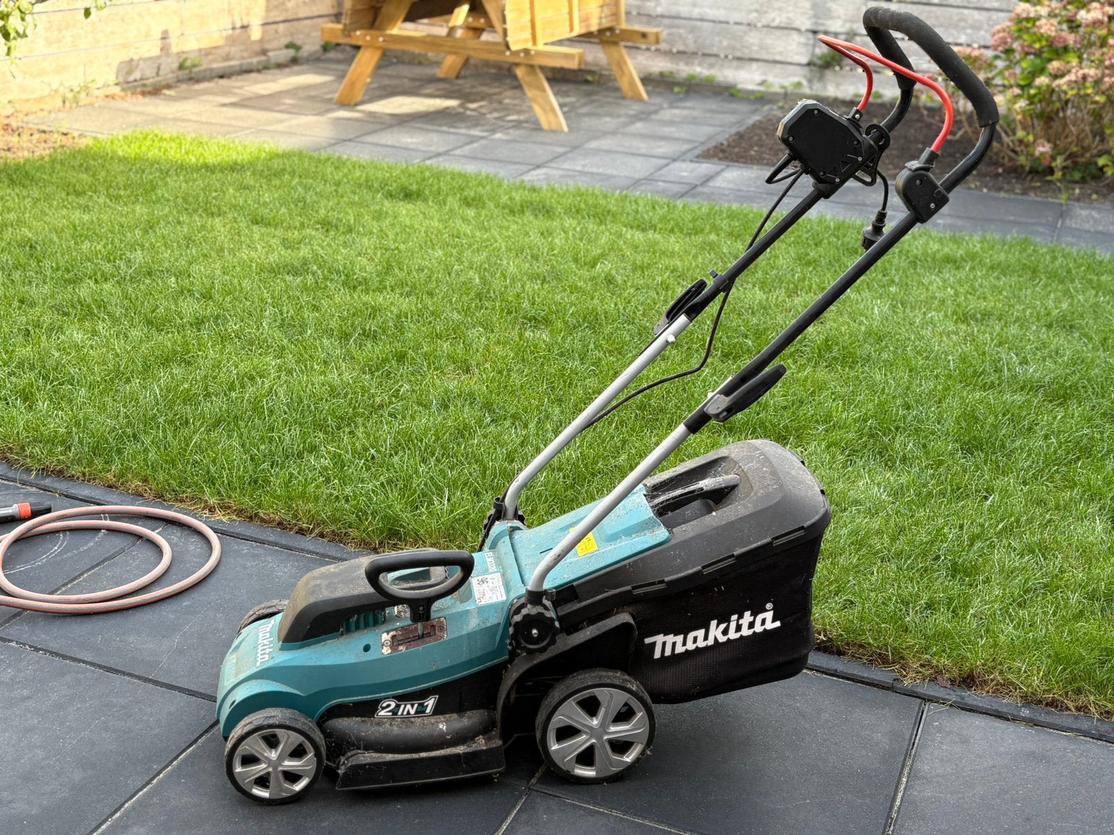 Makita grasmaaier, Tuin en Terras, Ophalen, Gebruikt, Elektrische grasmaaier