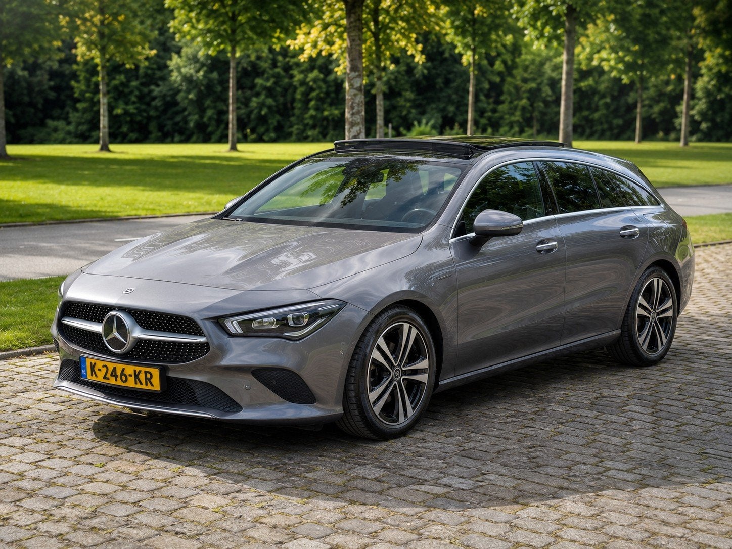 Mercedes-Benz CLA 200 163pk 7G-DCT 2021 Grijs, Auto's, Mercedes-Benz, CLA, 730 kg, Zwart, 4 cilinders