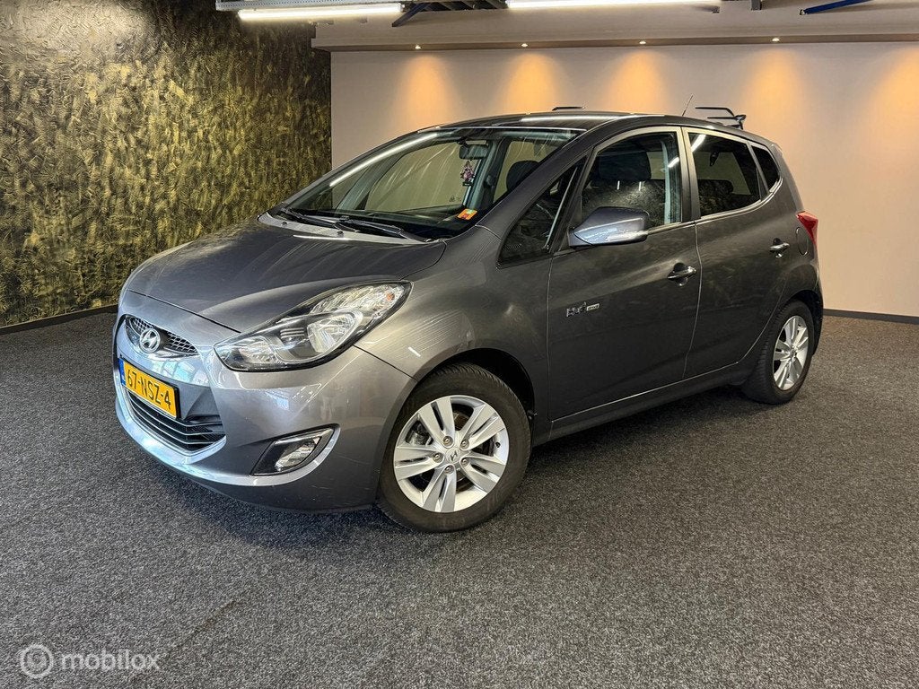 Hyundai ix20 1.4i i-Vision-AIRCO-NAP-CRUIS-1 JAAR APK-VELGEN, Voorwielaandrijving, Euro 5, Gebruikt, Zwart