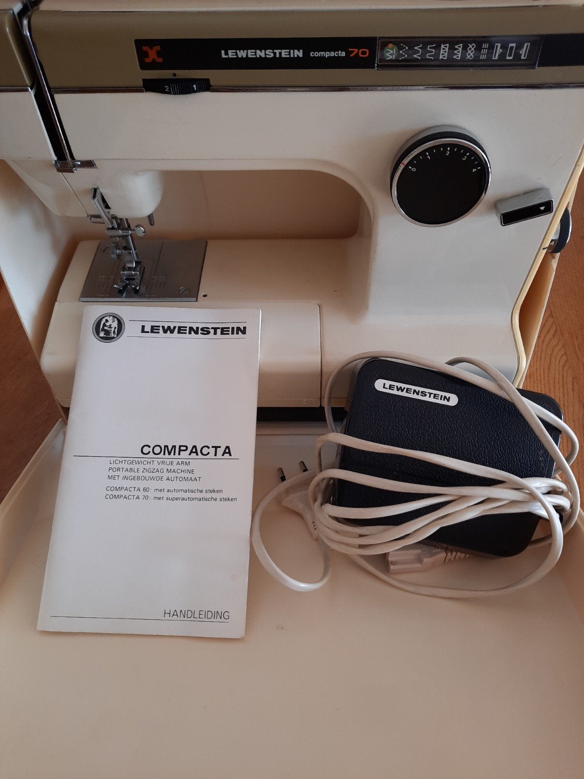 Lewenstein Compacta 70 Naaimachine met Handleiding, Ophalen of Verzenden, Gebruikt, Naaimachine, Lewenstein