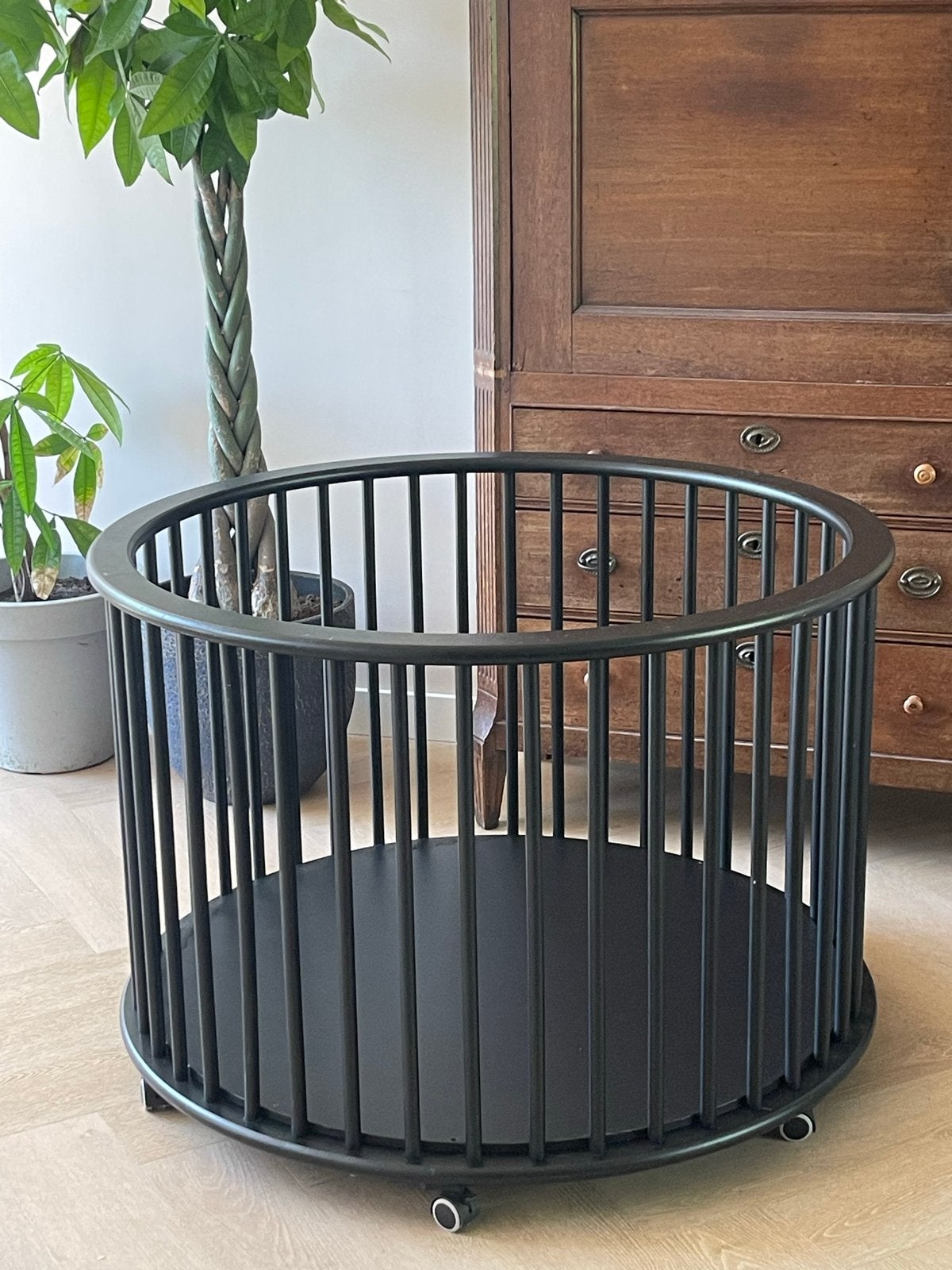 Bopita ronde babybox - zwart (gebruikt), Kinderen en Baby's, Boxen, Ophalen, Gebruikt, Rond, Wieltjes