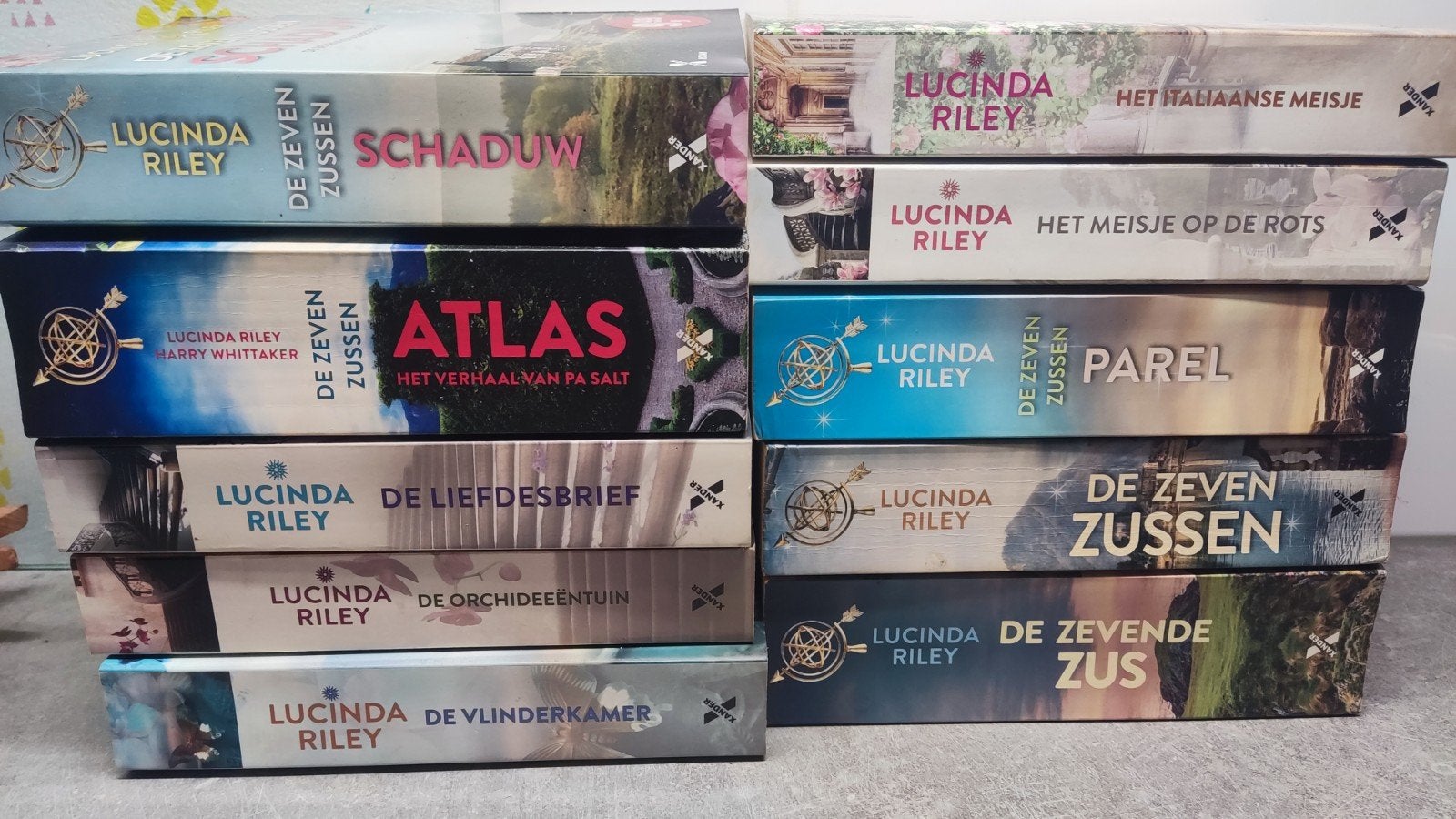 Lucinda Riley Boeken - De Zeven Zussen & meer, Boeken, Ophalen, Zo goed als nieuw, Lucinda Riley