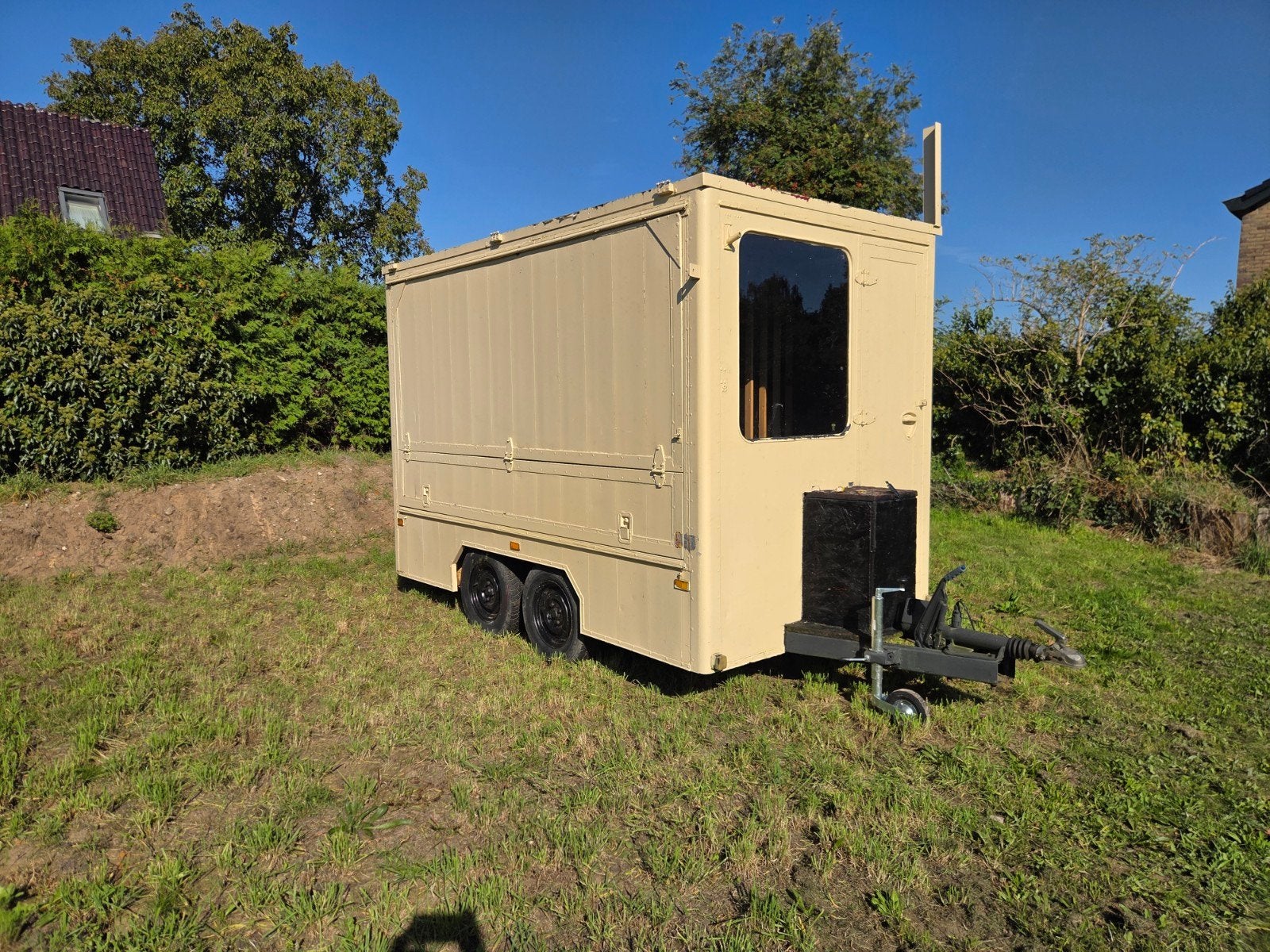 Foodtruck met uitschuifbaar blad en koeling, Zakelijke goederen, Ophalen