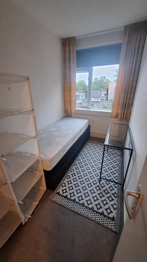 GRATIS 1PERSOONSBED EN 2 NIEUWE MATRASSEN, Huis en Inrichting, Ophalen, 90 cm, Eenpersoons, Zo goed als nieuw