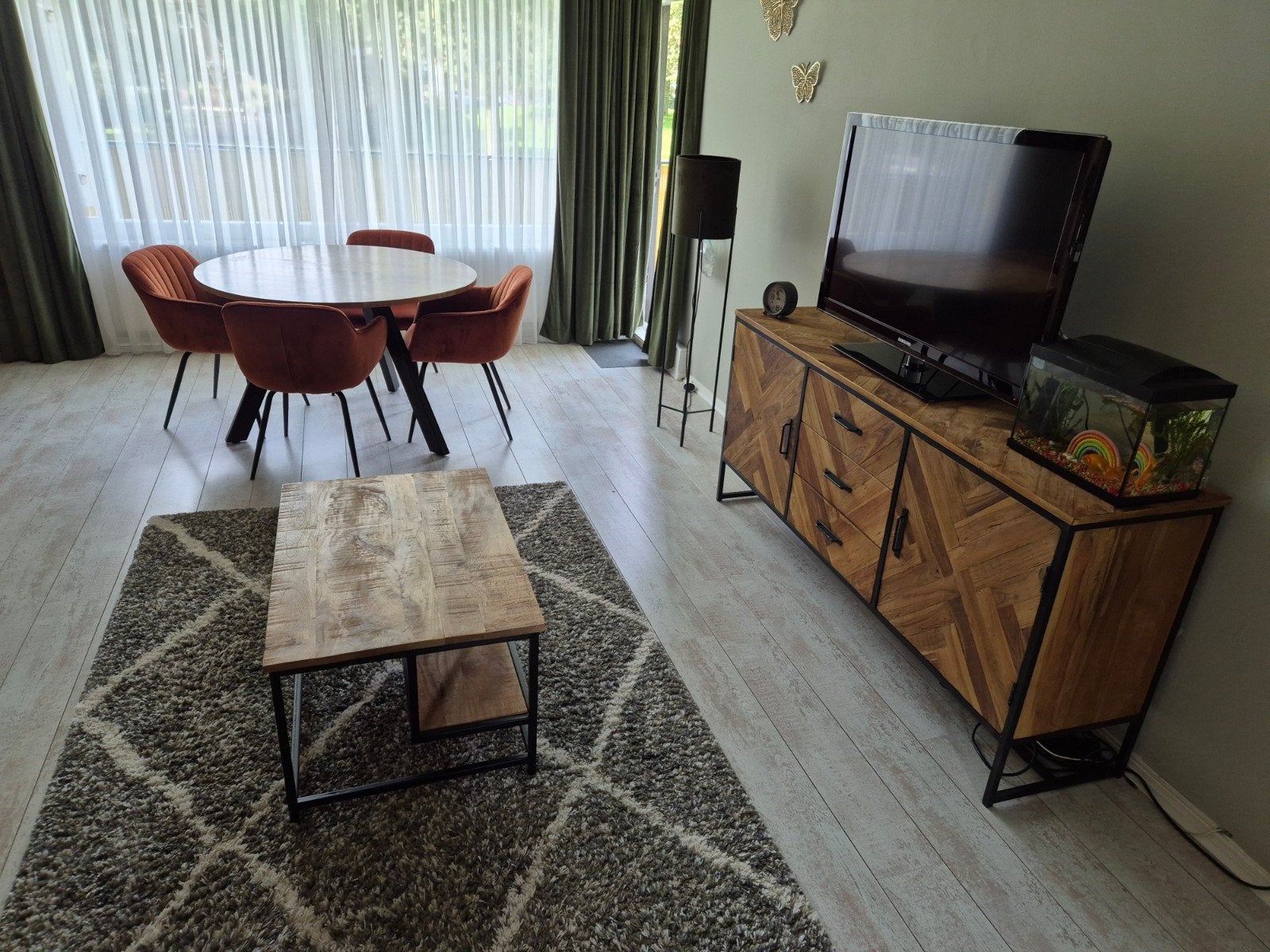 Complete woonkamer inrichting mangohout meubels, Huis en Inrichting, Ophalen, Gebruikt, Modern, Industrieel, Rond