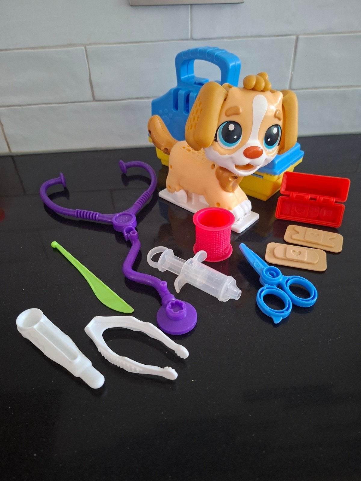Play-Doh Dierenarts Speelset met Puppy en Accessoires, Ophalen of Verzenden, Zo goed als nieuw, Knutselen