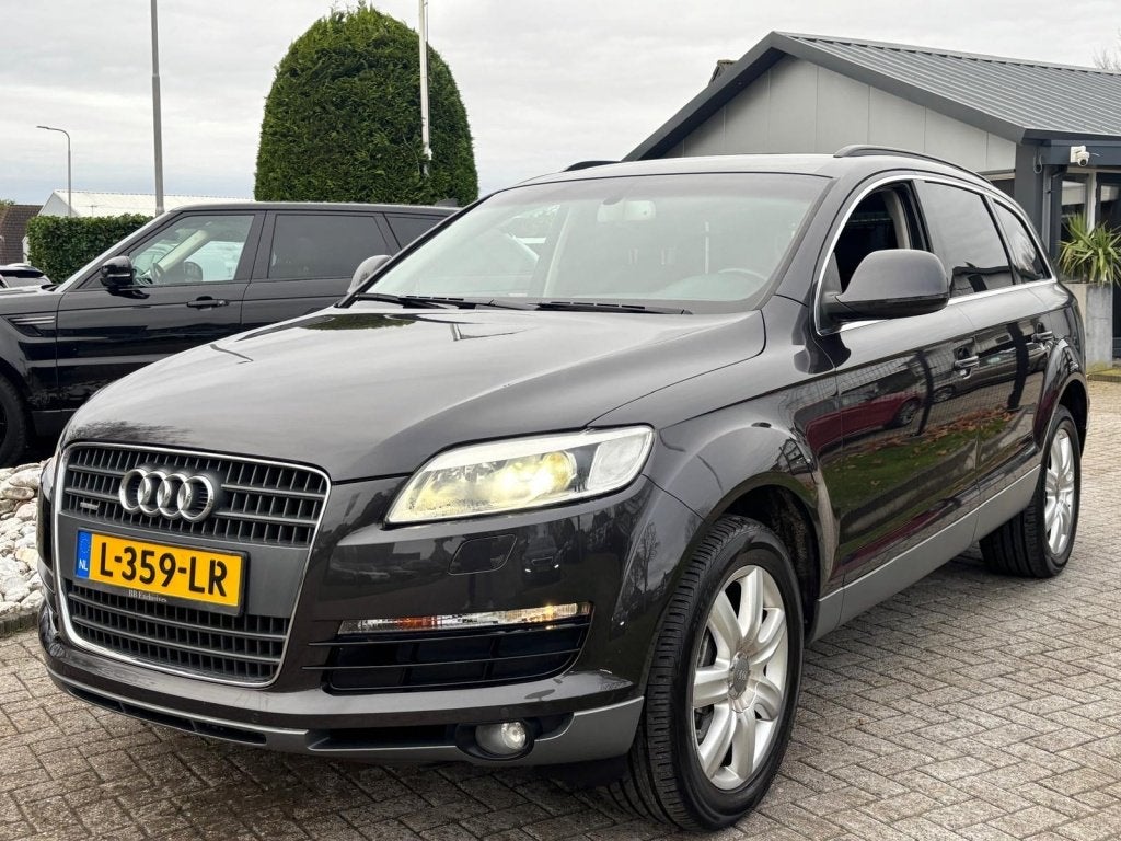 Audi Q7 4.2 FSI V8 Quattro 2006 Youngtimer Trekhaak, Auto's, Audi, Automaat, Gebruikt, 8 cilinders, Leder
