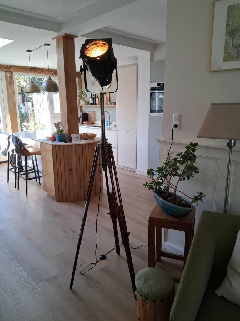 Fargo - Unieke theaterlamp op ouderwetse driepoot, Ophalen, Industrieel, vintage, retro, antiek, klassiek, Gebruikt, 150 tot 200 cm