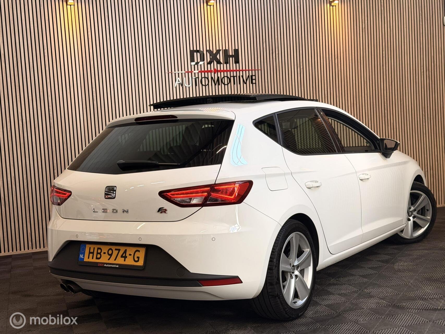 Seat Leon 1.4 EcoTSI FR OrgNL PANO CARPLAY LEER CAMERA DAB+, Auto's, Voorwielaandrijving, Gebruikt, 4 cilinders, 150 pk