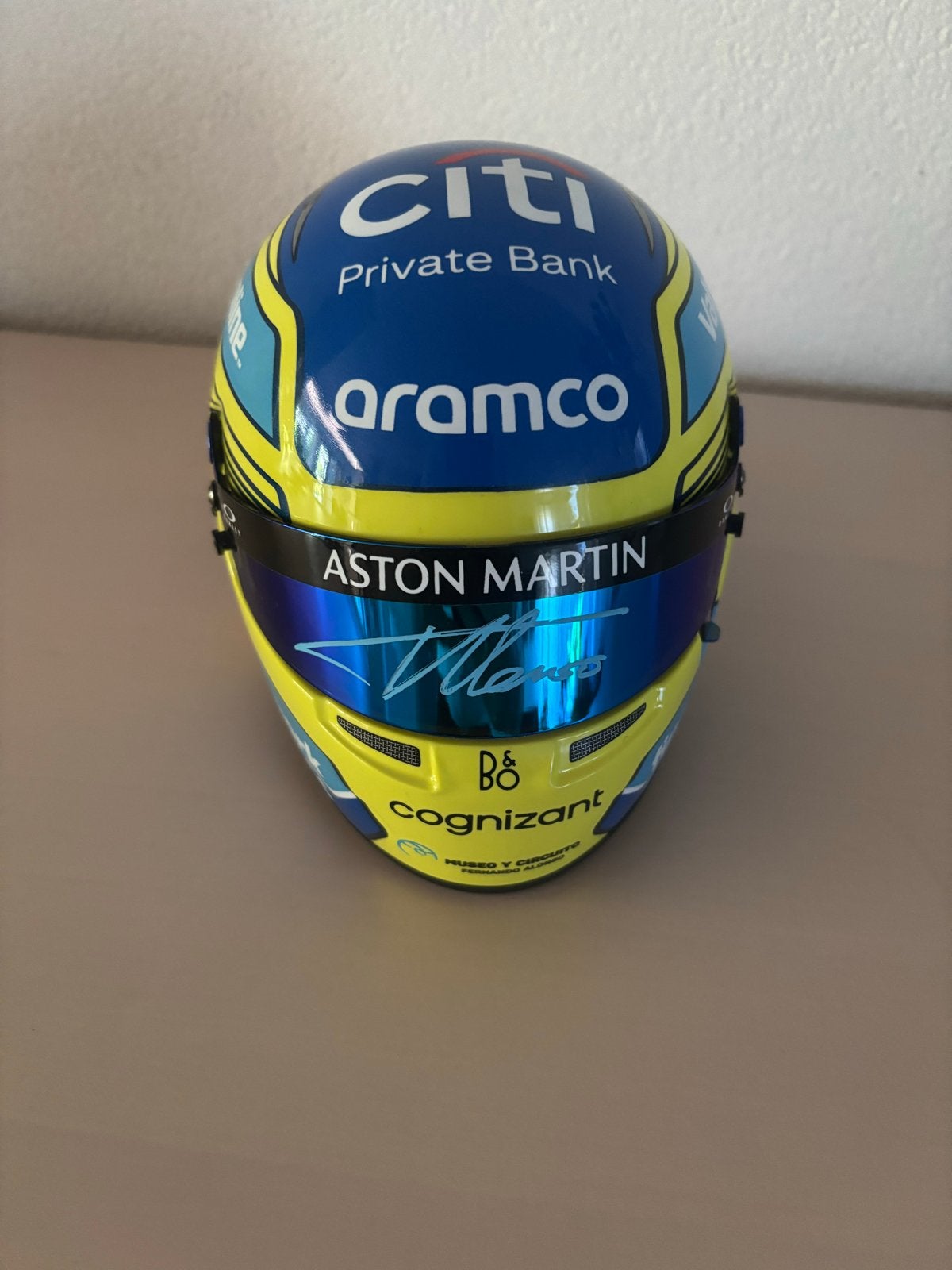 Fernando Alonso F1 Helm 2024 gesigneerd - Aston Martin, Verzamelen, Ophalen of Verzenden, Zo goed als nieuw, Formule 1