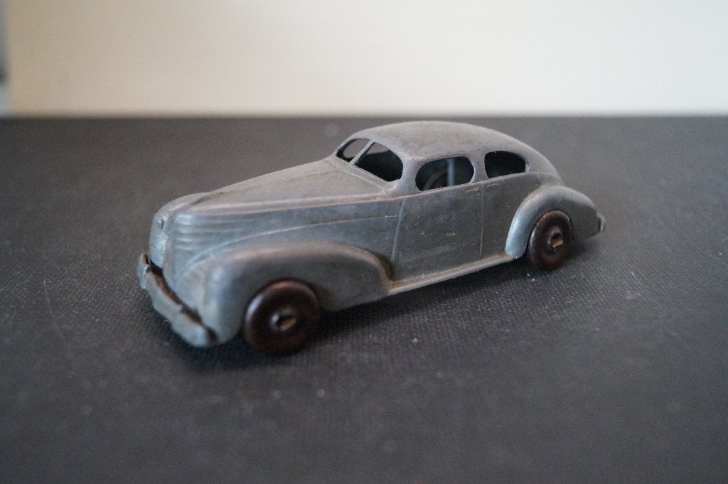 Antieke Gas-que Sep-toy Plymouth Saloon 1939, Verzenden