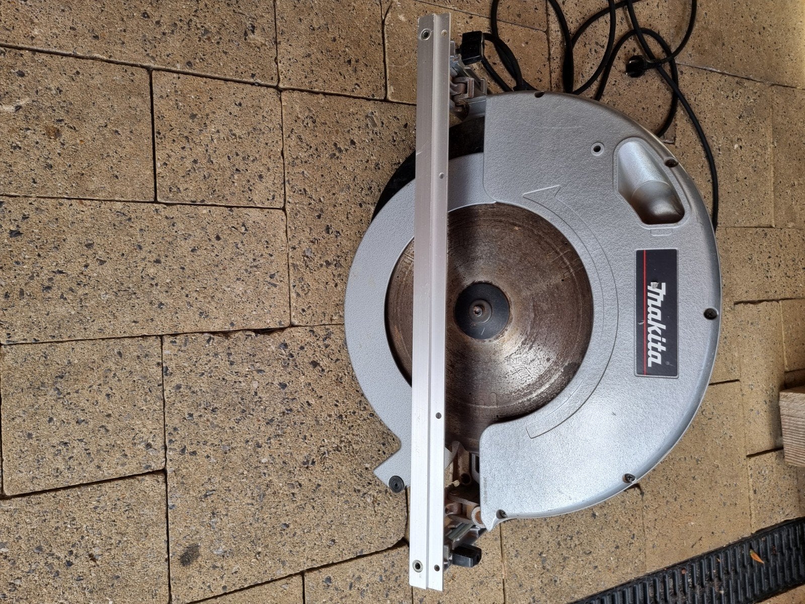 Makita 5143R Cirkelzaag - Krachtig en Betrouwbaar, Ophalen, Gebruikt, Cirkelzaag, 70 mm of meer