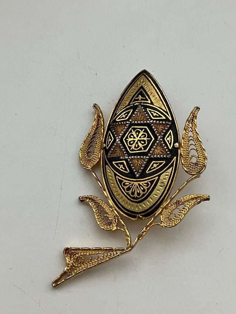 Vintage goudkleurig met zwart Toledo broche tulp-vorm, Sieraden, Tassen en Uiterlijk, Broches, Overige materialen, 4 tot 7 cm