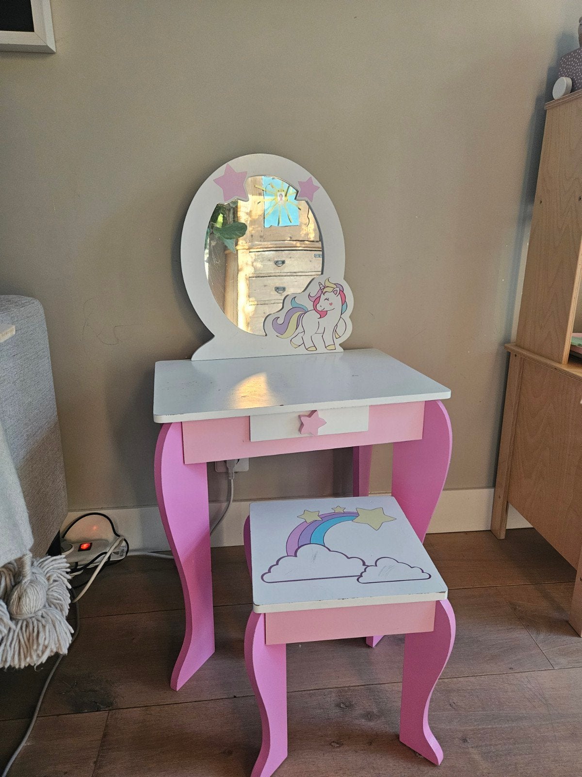 Eenhoorn kaptafel met krukje, Kinderen en Baby's, Kinderkamer | Tafels en Stoelen, Ophalen