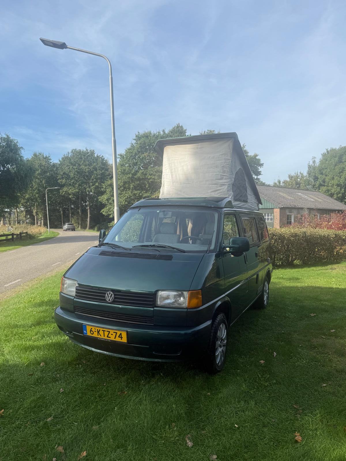 Groene Volkswagen T4 camper uit 1991, Buscamper of Camperbus, Volkswagen, Particulier, Overige merken