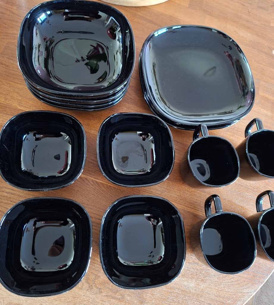 Zwart glanzend servies 15 delig IKEA  ZGAN, Huis en Inrichting, Vintage, IKEA, Ophalen of Verzenden, Zo goed als nieuw