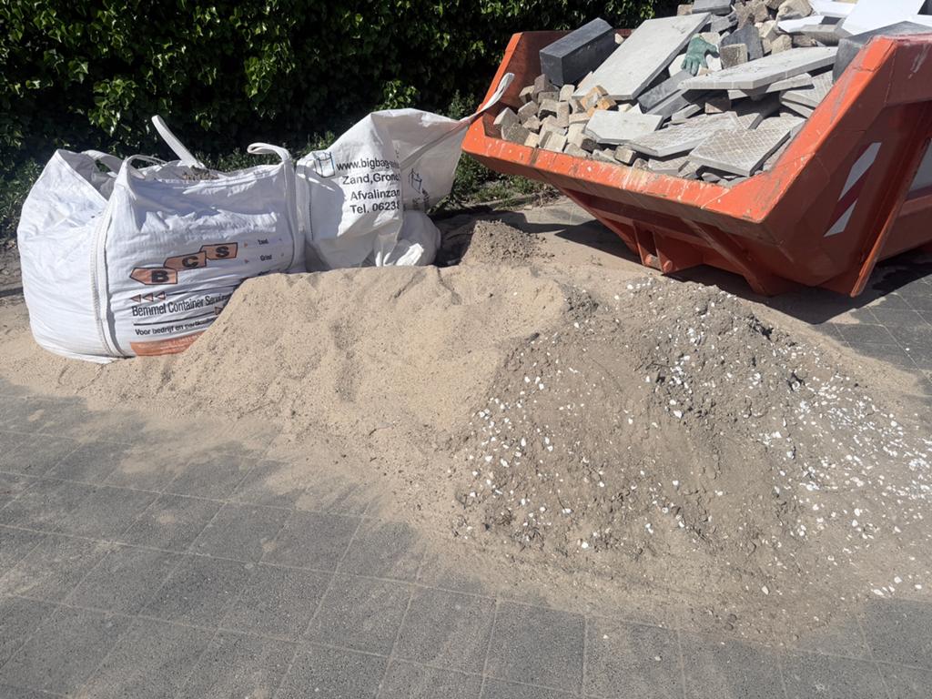 Gratis (vloeren) zand., Tuin en Terras, Zand, Ophalen of Verzenden, Zo goed als nieuw, Ophoogzand
