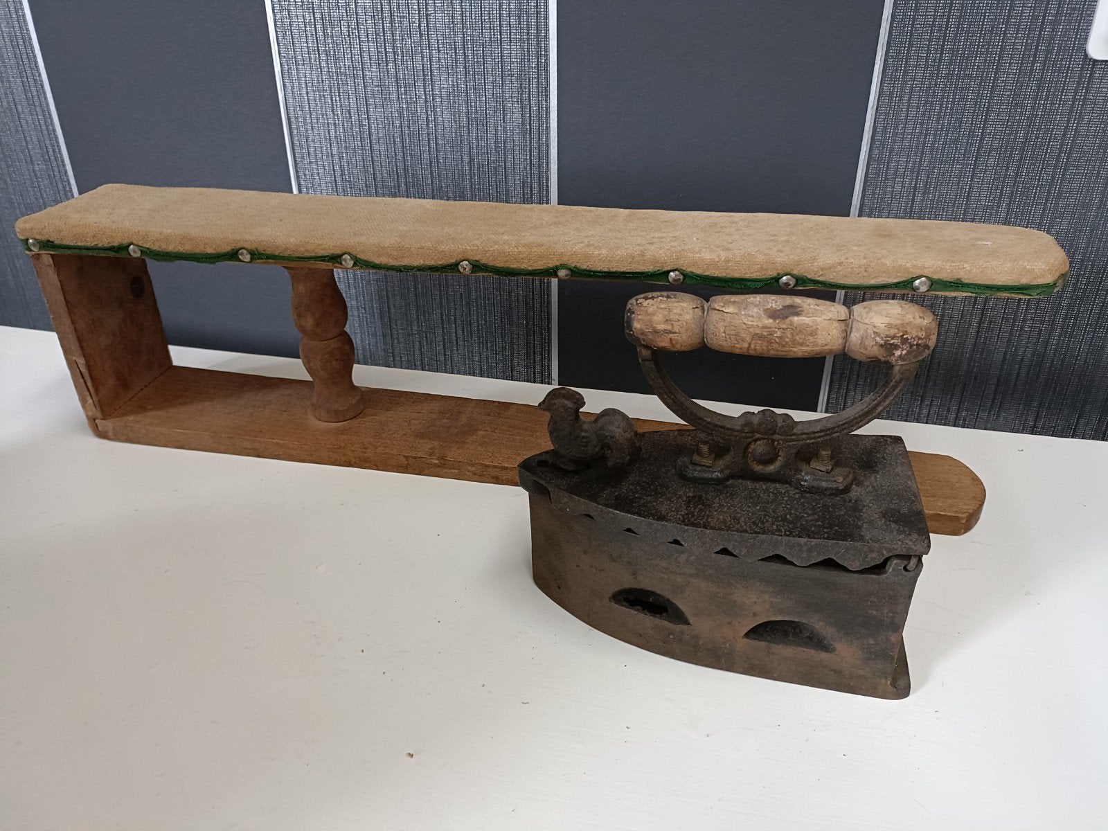 Antiek strijkijzer met haan decoratie, Antiek en Kunst, Ophalen