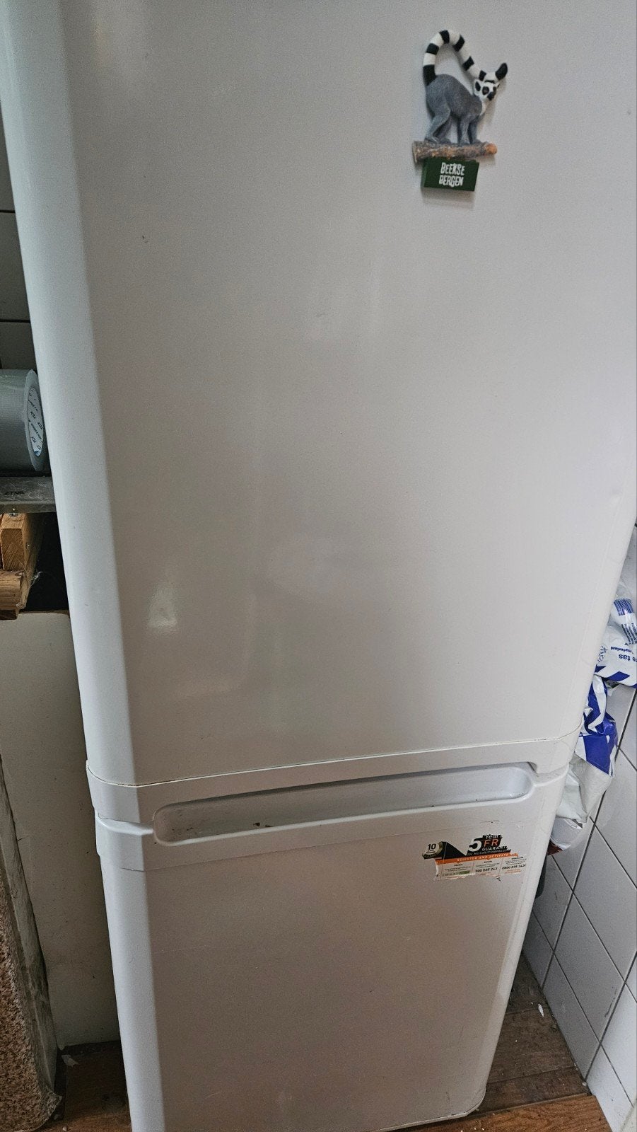 Indesit Koel-vriescombinatie - Ruim en Functioneel, Gebruikt, 200 liter of meer, 60 cm of meer, Met aparte vriezer