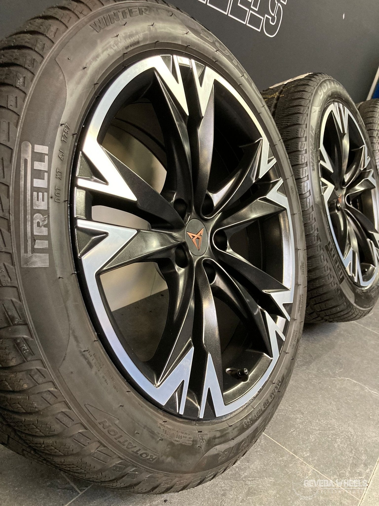 18” originele Cupra Formentor velgen + winterbanden 5x112 5F, 18 inch, -, -, Banden en Velgen