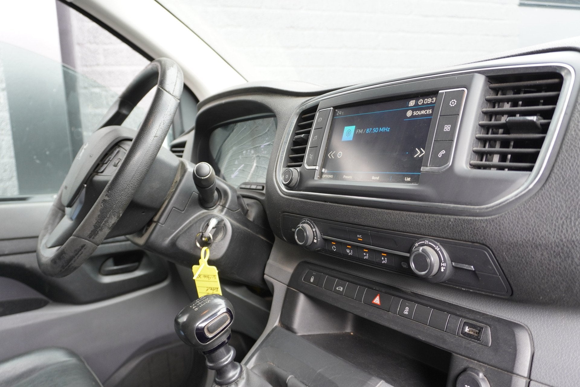 Peugeot Expert 2.0 BlueHDI 122PK L2 EURO 6 - Airco - Navi -, Auto's, Bestelauto's, Voorwielaandrijving, Gebruikt, 4 cilinders