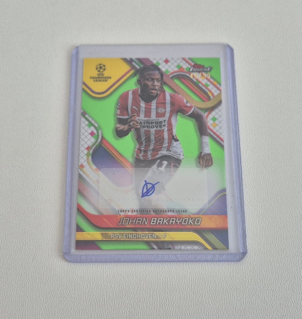 Topps Finest 24/25 UCC Johan Bakayoko Auto /99 Neon Green, Ophalen of Verzenden, Gebruikt, PSV, Spelerskaart